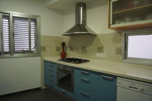 A kitchen or kitchenette at Casa Marcur Santa Cruz