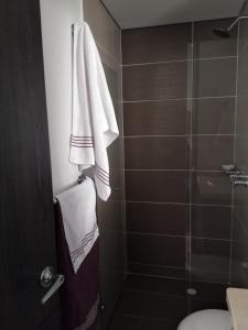 Kamar mandi di Apartamento Colina, Campestre Suba