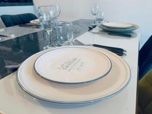Zdjęcie z galerii obiektu Luxurious Apartment Private Parking 25 MN to Paris w mieście Yerres