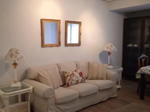 A seating area at Piso céntrico ideal