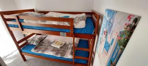 A bed or beds in a room at Lovely 1-Bed Apartment in Perea Még 18 kép