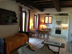 A kitchen or kitchenette at Podere Capitignano