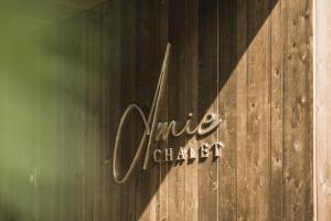 Certifikát, hodnocení, plakát nebo jiný dokument vystavený v ubytování Amie Chalet