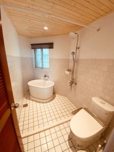 A bathroom at Kenting Little House