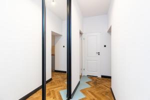 Zdjęcie z galerii obiektu SuperApart Tarchomińska apt 24 w Warszawie