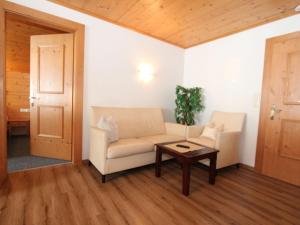 Posezení v ubytování Apartment Alpin by Interhome + 31 fotografií