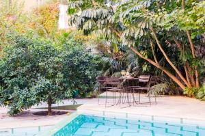 The swimming pool at or close to Aspasios Garden Apartments