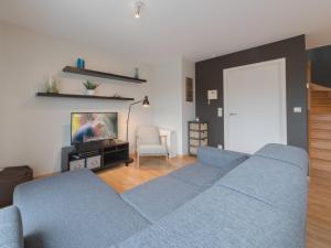 TV a/nebo společenská místnost v ubytování Apartment Duplex by Interhome