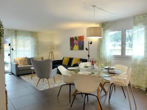 Posezení v ubytování Apartment Terrasse by Interhome