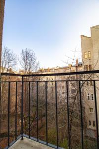Balkón alebo terasa v ubytovaní Small Paris