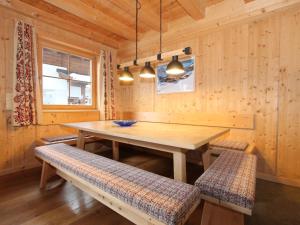 Fotografia z galérie ubytovania Chalet Chalet Elisabeth by Interhome v destinácii Juns
