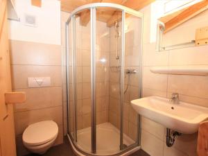 Kúpeľňa v ubytovaní Chalet Chalet Elisabeth by Interhome