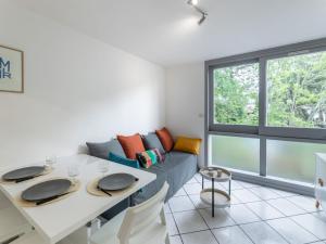Posedenie v ubytovaní Apartment L'Airial-3 by Interhome