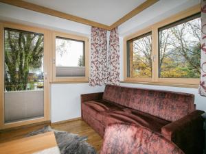 Χώρος καθιστικού στο Apartment Erzherzog's Apts-Zillertal Alpen Lodge by Interhome
