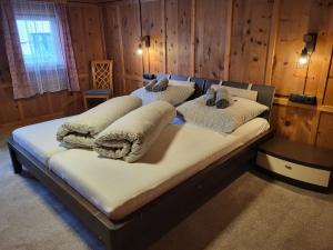A bed or beds in a room at Holiday Home Stark by Interhome