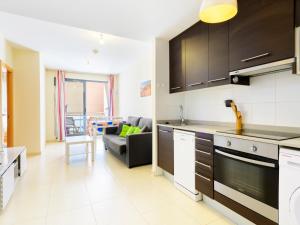 Kuchyňa alebo kuchynka v ubytovaní Apartment El Balco by Interhome