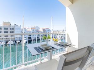 A balcony or terrace at Apartment Tamara by Interhome