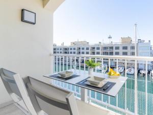 A balcony or terrace at Apartment Tamara by Interhome