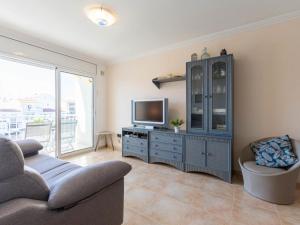 A television and/or entertainment centre at Apartment Tamara by Interhome