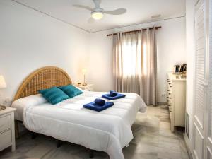 Postel nebo postele na pokoji v ubytování Apartment L'Alberca-1 by Interhome