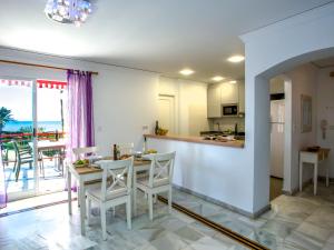Kuchyň nebo kuchyňský kout v ubytování Apartment L'Alberca-1 by Interhome + 19 fotografií