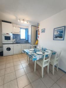 Fotografia z galérie ubytovania Appartement avec piscine commune proche Plage 5TMED164 v destinácii Saint Pierre La Mer + 5 fotografií