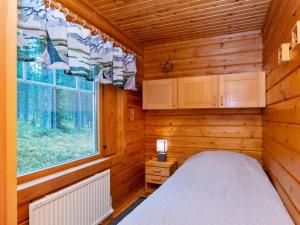 Postel nebo postele na pokoji v ubytování Holiday Home Pikku pyhis by Interhome