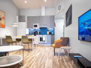 Kuchyň nebo kuchyňský kout v ubytování Holiday Home Hiutale b 6 by Interhome