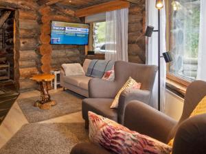 Et opholdsområde på Holiday Home Agenttimajat 1 by Interhome