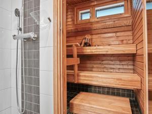 Koupelna v ubytování Holiday Home Lumi b 10 by Interhome