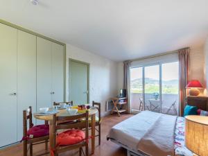 Posteľ alebo postele v izbe v ubytovaní Apartment Porto di Mar-16 by Interhome
