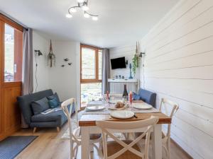 Posedenie v ubytovaní Apartment Savoy - Lavachet by Interhome + 13 fotografií