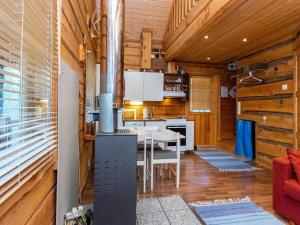 Kuchyň nebo kuchyňský kout v ubytování Holiday Home Pyhäpaikka 2 by Interhome