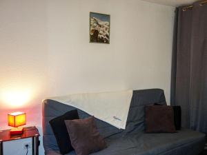 sala de estar con sofá y manta en Studio La Piste B71 by Interhome, en Saint-Gervais-les-Bains 20 fotos más