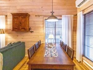 Posezení v ubytování Holiday Home Pyhänkarhu 1 by Interhome