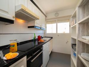 Kuchyň nebo kuchyňský kout v ubytování Apartment Casita Blanca by Interhome