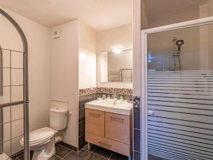 Kúpeľňa v ubytovaní Apartment Clair de Dune-2 by Interhome