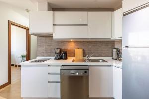 A kitchen or kitchenette at Charming Flat with Gorgeous City View in Atasehir