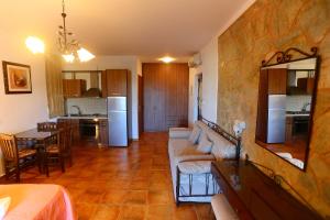 Kuchyň nebo kuchyňský kout v ubytování Vathi Hotel