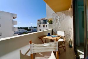 Μπαλκόνι ή βεράντα στο Agradable apartamento con terraza en Formentera +3 φωτογραφίες