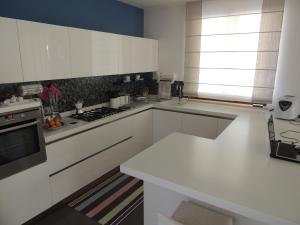 Een keuken of kitchenette bij Ross House