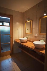 Ένα μπάνιο στο PIUKEWEN