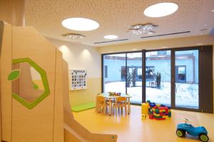 Hotel Bergblick 5 Sterne的儿童俱乐部