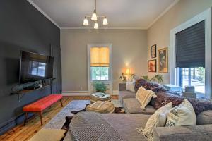 Gambar di galeri bagi Walk to Downtown Pet-Friendly Millerton Home! di Millerton
