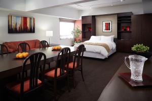 Ліжко або ліжка в номері Hotel Ruby Foo's