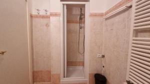 Et badeværelse på Palazzo Crispi - Boutique Apartment + 14 billeder