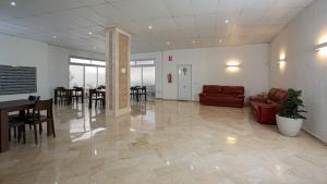 Posedenie v ubytovaní Front sea view apartment on Marbella's beach promenade