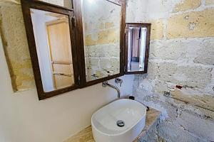 A bathroom at CIELOMARE APARTMENTS - ODISSEA fisherman house