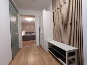 Postel nebo postele na pokoji v ubytování Pool - Sauna - 150m Skilift - Bikepark - Zentrum - Loft Lorenz