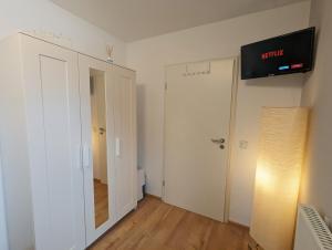 TV a/nebo společenská místnost v ubytování Pool - Sauna - 150m Skilift - Bikepark - Zentrum - Loft Lorenz